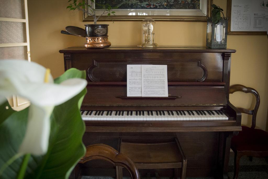 B&B Casa Carla Pinerolo Eksteriør bilde